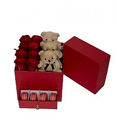 Butik Kırmızı Gül, Mini Ayıcık ve Makaron Kutusu | Sürpriz Çiçek